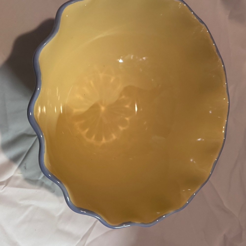 Pfaltzgraff Yellow and Blue Pedestal Scalloped Bowl